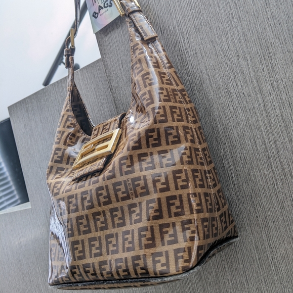 Fendi: Vinyl PVC Monogram FF Plate Baguette - Picture 4 of 17